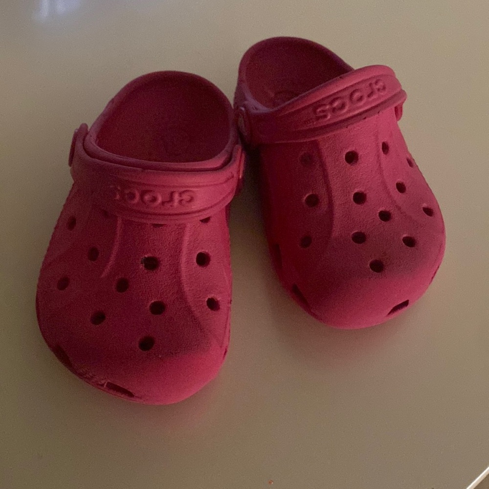 Toddler crocs